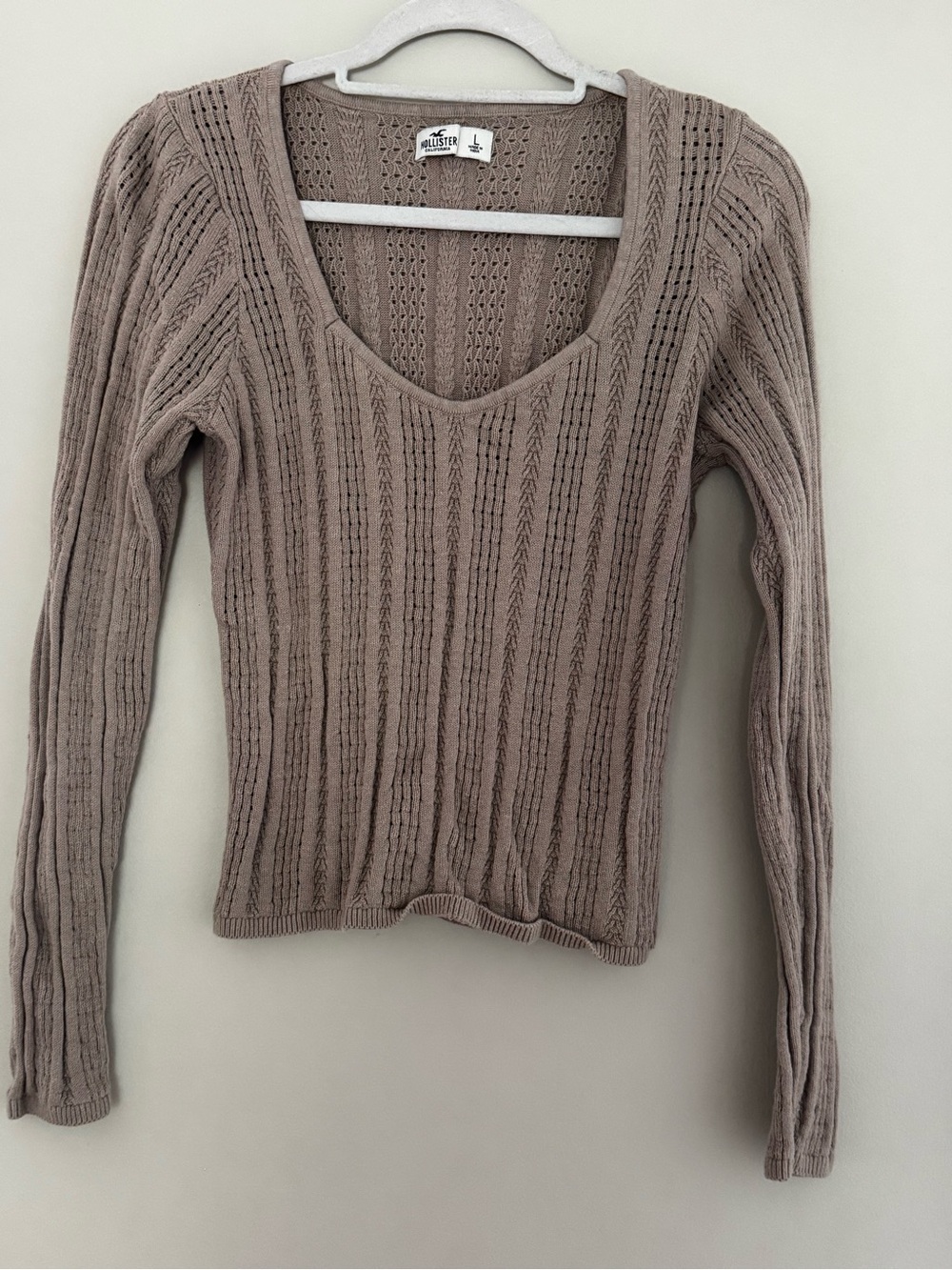 Hollister Ribbed Taupe V-Neck Sweater Top size L